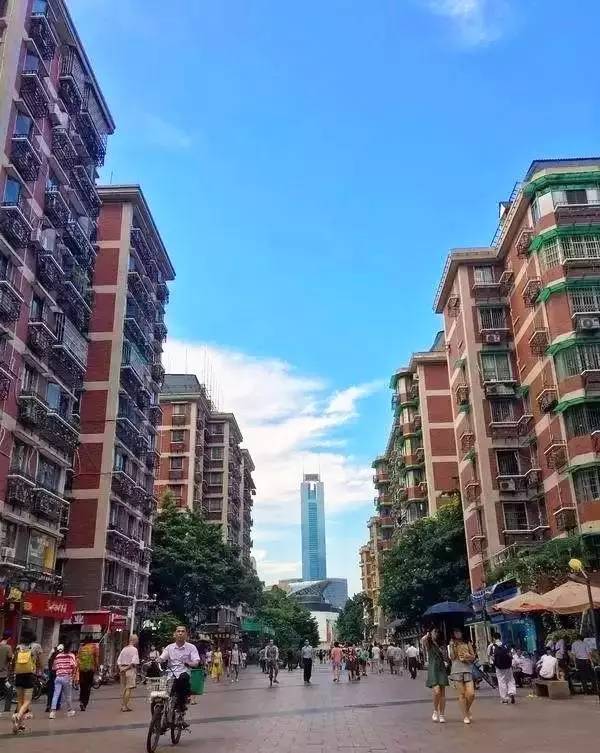 体育西路那里怎么逛街，一个广州本地吃货兼购物狂的实战地图