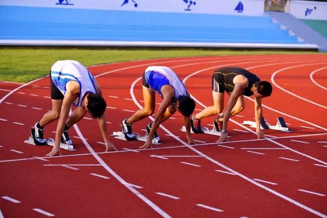 体育800米怎么练?别慌,咱一步步来 体育800米怎么练?别慌,咱一步步来