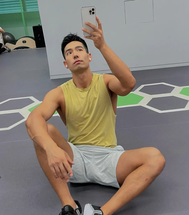 怎么给体育生抓拍，别让肌肉糊成马赛克，这几招让你的照片动起来