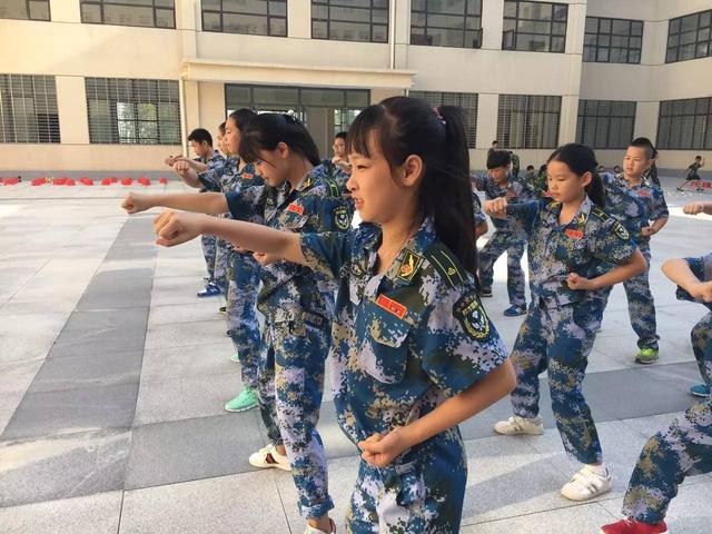 怎么提高体育教学实效,让孩子真正动起来,而不是站军姿 怎么提高体育教学实效,让孩子真正动起来,而不是站军姿