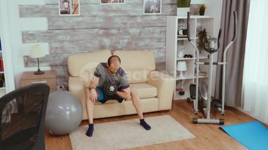 体育在家能怎么练？别让客厅变成葛优躺现场