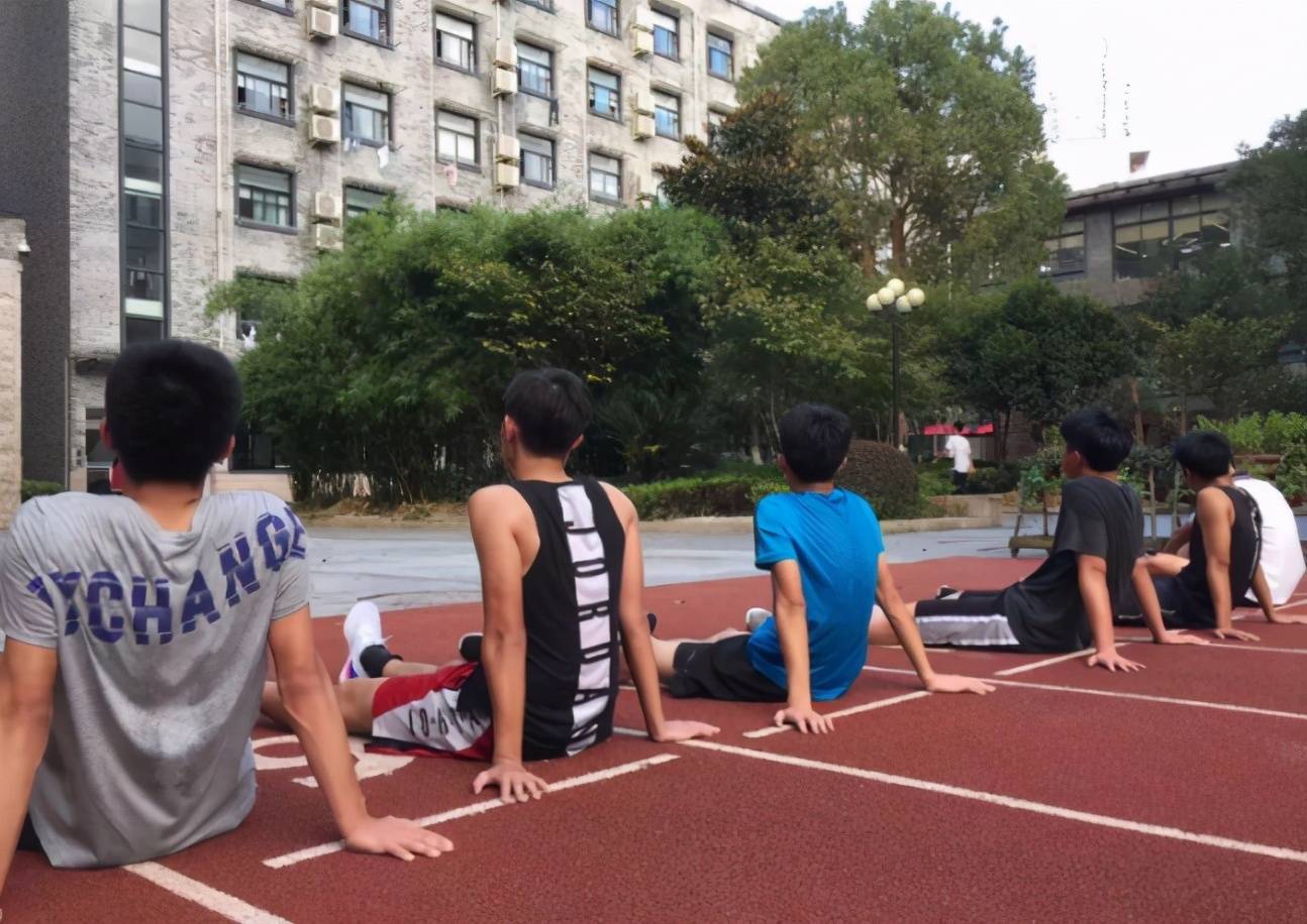 体育新生怎么训练身体—从零开始的真实蜕变 体育新生怎么训练身体—从零开始的真实蜕变