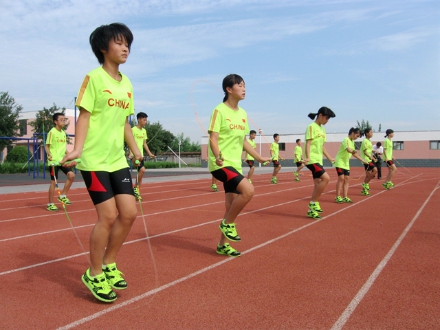 考体育跳绳怎么训练？从零到满分的笨办法才最管用